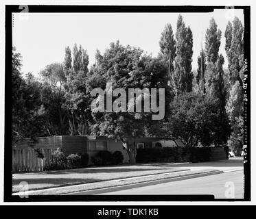 Vue oblique, élévation avant, À AU SUD-OUEST - Mountain Home Air Force Base 1958 Logement des officiers supérieurs, Résidence du commandant, Tuck Street, Mountain Home, Elmore Comté, ID Banque D'Images