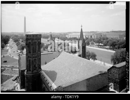 Octogonale, l'OUEST ET DU NORD-OUEST DE LA TOUR SUD DE TOURS, À L'OUEST DE TOIT PAR NORTHWEST - Smithsonian Institution Building, 1000 Jefferson Drive, entre les neuvième et douzième Rue, sud-ouest, Washington, District of Columbia, DC Banque D'Images