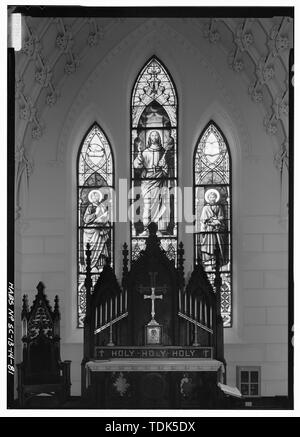 L'ORIGINAL 1851) VITRAUX DE CHŒUR, vus de l'INTÉRIEUR DE L'ÉGLISE - Église de la Sainte Croix, la State Route 261, Stateburg, Sumter County, SC ; Jones, Edward C ; Lee, Francis D ; Anderson, William Wallace, Cary, Brian, émetteur Banque D'Images