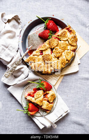 Tarte rhubarbe fraise Banque D'Images