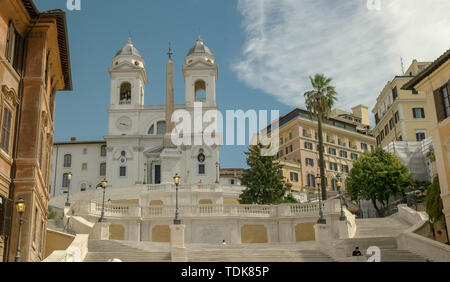 Low angle shot de la place d'Espagne à Rome, Italie Banque D'Images