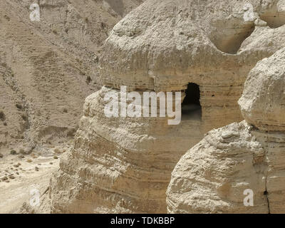 Avis de cave 4Q à Qumrân en Israël qui contient le plus de la mer Morte Banque D'Images