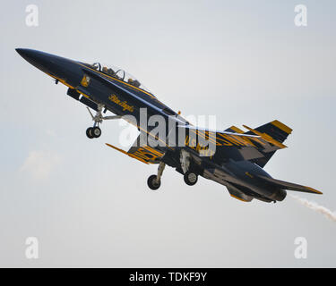 Cape Girardeau, MO, USA. 17 mai, 2019. L'US Navy Blue Angels effectuer pendant la Cape Girardeau Air Show, à Cape Girardeau, MO. Crédit obligatoire : Kevin Langley/Sports médias du Sud/CSM/Alamy Live News Banque D'Images