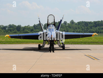 Cape Girardeau, MO, USA. 17 mai, 2019. L'US Navy Blue Angels pendant la Cape Girardeau Air Show, à Cape Girardeau, MO. Crédit obligatoire : Kevin Langley/Sports médias du Sud/CSM/Alamy Live News Banque D'Images