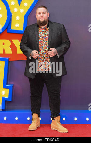 Londres, Royaume-Uni. 16 Juin, 2019. Londres, Royaume-Uni. 16 juin 2019 : Rag n os homme arrivant pour la 'Toy Story 4' premiere à l'odéon Luxe, Leicester Square, Londres. Photo : Steve Sav/Featureflash Crédit : Paul Smith/Alamy Live News Banque D'Images