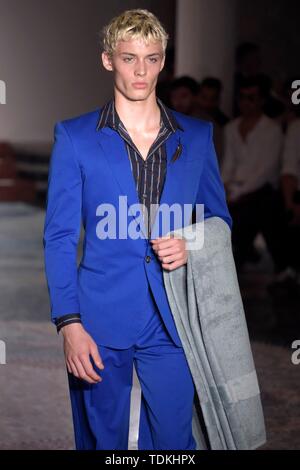 Milan, Italie. 17 Juin, 2019. Milan Fashion Week Spring/Summer 2020 - Pal Zilieri fashion show - Dans la photo : le défilé de mode indépendant : Crédit Photo Agency Srl/Alamy Live News Banque D'Images