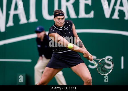 BIRMINGHAM, ANGLETERRE 17 juin Aryna Sabalenka (Bulgarie) au cours de sa ronde de 32 match avec Su-Wei Hsieh (Taïwan) au cours de la Nature Valley Classic Tennis Tournament à Edgbaston Priory Club, Birmingham le lundi 17 juin 2019. (Crédit : Andy Whitehead | MI News) Credit : MI News & Sport /Alamy Live News Banque D'Images