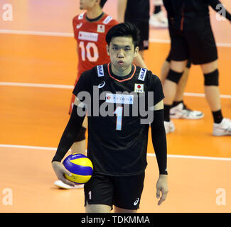 Varna, Bulgarie. 15 Juin, 2019. Issei Otaka (Japon), .mens volley-ball Ligue des Nations Unies, 2019, semaine 3 tour préliminaire contre le Japon, la Bulgarie, Varna Bulgarie ./, Palais de la Culture et des Sports, le 15 juin 2019, .dans la semaine 3 dans la ronde préliminaire de la Ligue des nations de volley-ball hommes jouent les équipes nationales de la Bulgarie, le Japon, l'Italie et l'Australie à Sofia à la mer Noire, de crédit : Wolfgang Fehrmann/ZUMA/Alamy Fil Live News Banque D'Images