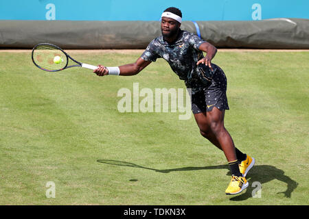 Londres, Royaume-Uni. 17 Juin, 2019. Frances Tiafoe (USA) en action au cours de la Fever Tree Tennis Championships au Queen's Club, West Kensington le lundi 17 juin 2019. (Crédit : Jon Bromley | MI News) Credit : MI News & Sport /Alamy Live News Banque D'Images