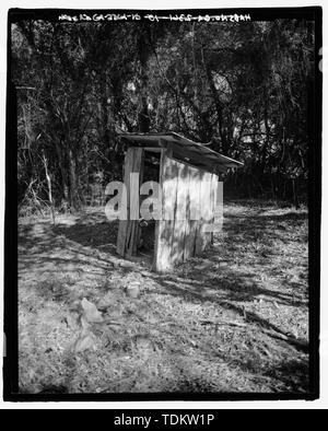 Avant de oblique et élévation ouest, face au sud-est du. - Une cabine, la State Route 121-U.S. L'autoroute 25-Peach Orchard Road, Hephzibah, comté de Richmond, GA Banque D'Images