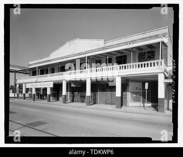 Vue oblique d'élévation ouest, vue à l'est au nord-est - Dennis Apartments, 433-447 North Miami Avenue, Miami, Comté de Miami-Dade, en Floride Banque D'Images