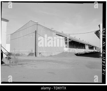 Vue oblique du sud et de l'autre, 1995 - Mare Island Naval Shipyard, Magazine, Blake Avenue nord du bâtiment A258, Vallejo, comté de Solano, CA Banque D'Images