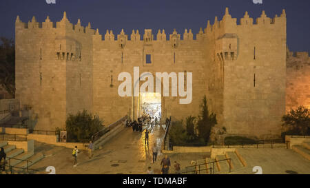 Jérusalem, Israël- septembre, 21, 2016 : porte de Damas au crépuscule dans la vieille ville, Jérusalem Banque D'Images