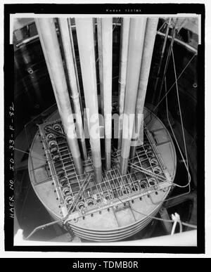 Bâtiment réacteur (FCP PAR-620). Regarde dans l'appareil photo du réacteur. Les tiges de commande sont positionnés à périmètre extérieur ; tiges transitoire, au périmètre intérieur. Photographe- Larry Page. Date- 2 novembre 1972. L'INEEL n° négatif 72-5266 - Idaho National Engineering Laboratory, SPERT-I et d'alimentation, installation d'éclatement, Scoville Comté de Butte, ID Banque D'Images