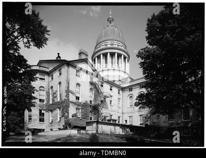 Vue EN PERSPECTIVE DU NORD-EST - Maine State House, de l'État et Capitol Rues, Augusta, comté de Kennebec, moi, Charles Bulfinch ; ; King, William ; Williams, Revel ; Brigham et Spofford ; Hichborn, Charles S ; George A. Fuller Company ; Noble, W, G ; Desmond Clark Henri ; Boucher, Jack E ; Silverman, Eleni ; Kingsbury, Martha Reeves, F ; Blair ; Benninger, Christopher C ; Dana, Sally ; Goiran, Philip ; Jahncke, Davis L ; Gris, G H ; Borchers, Perry E Banque D'Images