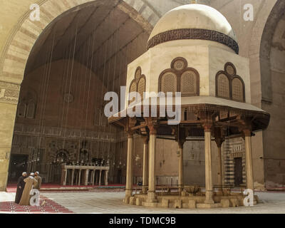 Le Caire, Egypte- septembre, 26, 2015 : l'intérieur de la mosquée du sultan hassan au Caire Banque D'Images