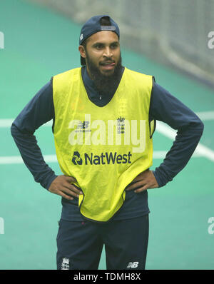 L'Angleterre Adil lors d'une session Rashid filets à Old Trafford, Manchester. Banque D'Images