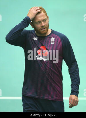 L'Angleterre Jonny Bairstow lors d'une session à filets Old Trafford, Manchester. Banque D'Images