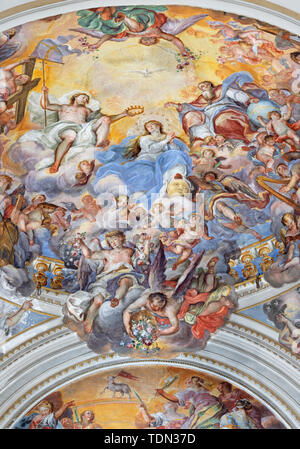 Catane, Italie - 7 avril 2018 : la fresque de couronnement de la Vierge Marie à l'église Chiesa di San Benedetto par Giovanni Tuccari (1667-1743). Banque D'Images
