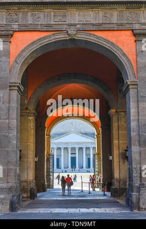 Koenigspalast, Palazzo Reale, Piazza del Plebescito, Napoli, Italie Banque D'Images