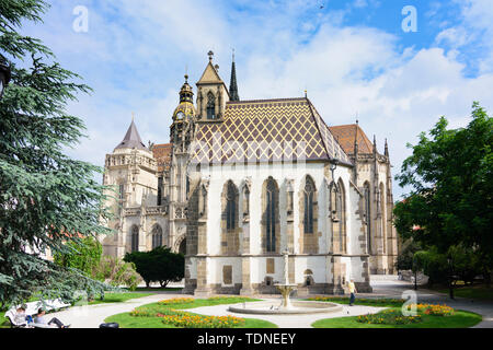 Kosice (Kaschau) : la cathédrale Sainte-elisabeth, la chapelle Saint-Michel, place principale Hlavna à , , Slovaquie Banque D'Images