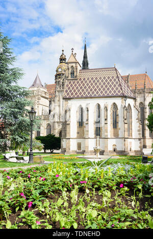 Kosice (Kaschau) : la cathédrale Sainte-elisabeth, la chapelle Saint-Michel, place principale Hlavna à , , Slovaquie Banque D'Images