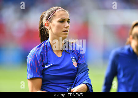 16 juin 2019 Paris, France Coupe du Monde de Football France 2019 : USA v Chili Alex Morgan (USA) (13) à réchauffer Banque D'Images