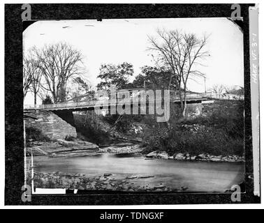 (Original en possession de la Société historique de Woodstock) Reproduit avec l'autorisation vue vers l'Est - Elm Street Bridge, enjambant la rivière Ottauquechee, Woodstock, comté de Windsor, VT ; Pont National et de fer ; de l'entreprise et de Woodstock Royalton Turnpike Company ; Raymond, William ; Raymond, Barna ; Marsh, Charles P ; Parker, Charles H ; Parker, un W ; Blodgett, William A ; Curry, Cadwallader ; Clement, Dan, émetteur ; Christianson, Justine, émetteur Banque D'Images