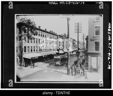 Photocopie de 'la Rue Chapel, vue à l'est de la rue de l'église, 1892-1894' (à partir de la colonie Historical Society, New Haven, CT, négatif -25,608) George R. Bradley, photographe - Exchange Building, 121-127, rue Church, 855-871 Chapel Street, New Haven, dans le comté de New Haven, CT Banque D'Images