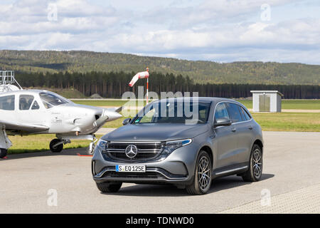 OSLO, Norvège, mai 2019 : Mercedes-Benz EV EQC test drive day le 13 mai 2019 en Norvège. Banque D'Images