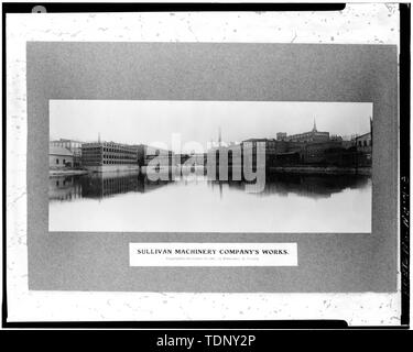 Photocopie d'une photographie (tirage original dans la collection de la Claremont) SDociety Historique Herbert Patch, photographe, 1907 Sullivan Machinery Company TRAVAILLE À PARTIR DE L'OUEST. - Sullivan Machinery Company, la rue Main, entre les rues de l'eau et de perles, Claremont, Sullivan County, NH Banque D'Images