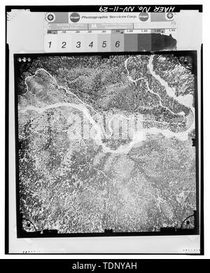 Photocopie de photographie aérienne (antenne d'origine situé dans le U.S. Forest Service, Toiyabe National Forest, Carson, Bureau de district). Vue aérienne de l'extrémité orientale de la Kings Canyon Road, 1993. - Kings Canyon Road, Carson City, Carson City, NV Banque D'Images