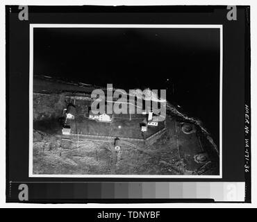 Photocopie de photographie aérienne (tirage original situé dans la Garde côtière des États-Unis, de l'unité de génie civil, Oakland, Californie) vue générale de la station de phare 1951 - Point Wilson Light Station, la défense portuaire Way, Port Townsend, Comté de Jefferson, WA ; Leick, Carl ; Holt ; Garde côtière des États-Unis ; Keagle, Kimber, équipe de terrain ; Louter, David, émetteur ; Peck, Mary, photographe ; Ottoboni, Gina, historien Banque D'Images