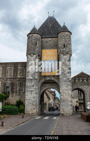 Porte de Samois à Moret-sur-Loing, Seine-et-Marne, Île-de-France Région du centre-nord de la France Banque D'Images