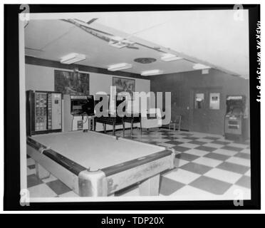 Photocopie de photographie historique (photographie originale au dossier chez Fairchild Air Force Museum, Spokane, WA) Photographe inconnu, date inconnue, l'installation d'ALERTE BOMBARDEMENT INTÉRIEUR, LOUNGE - Fairchild Air Force Base, de bombardement des installations d'alerte, 803G de façon Taxi du Sud, Comté de Spokane, Spokane, WA Banque D'Images