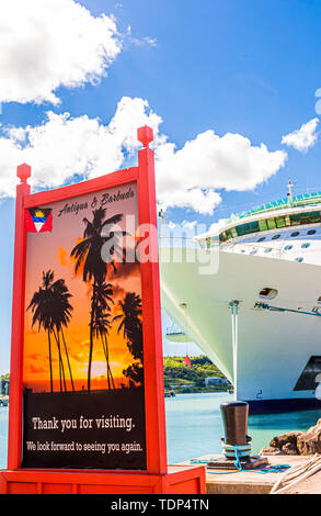 ANTIGUA, ANTILLES - décembre 7, 2016 : l'économie d'Antigua est presque entièrement basée sur le tourisme. C'est une destination de croisière majeur, lieu de villégiature Banque D'Images