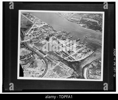 (À partir de la PB-PNSY, CSF 4036-7-66) Joseph P. Garfinkel, photographe, le 20 juillet 1966 Photo aérienne oblique prises d'une altitude d'environ 6 000 pieds ; voir au nord de la base navale de Philadelphie et chantier naval. Réserver bassin (Haer no. Pa-387-W) est au centre gauche de la photo. - Naval Base Philadelphia-Philadelphia, chantier naval de l'île de la Ligue, Philadelphie, comté de Philadelphie, PA Banque D'Images