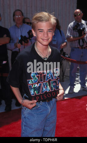 16 mai, 1999 ; Los Angeles, CA, USA ; l'acteur David GALLAGHER @ la guerre des étoiles, la charité premiere.. (Crédit Image : Chris Delmas/Zuma sur le fil) Banque D'Images