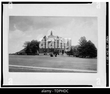 (De l'Iowa State University Library, Special Collections) Photographe et date inconnue VUE GÉNÉRALE DE TOUT MOTIF, EAST FRONT ET CÔTÉ SUD - Iowa State University, Morrill Hall, Morrill Road, Ames, IA, Story County Banque D'Images