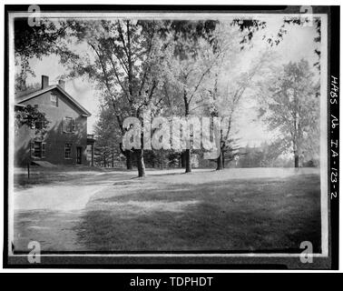 (De l'Iowa State University Library, Special Collections) Photographe inconnu fin du 19e siècle DU CÔTÉ OUEST (DE TOUT MOTIF) - Iowa State University, Farm House, Knoll Road aux environs, Ames, IA, Story County Banque D'Images