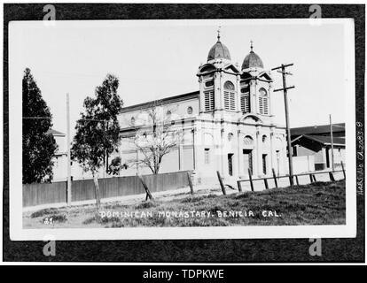 Photocopie de carte postale (de Benicia Historical Society) Photographe et date inconnue CÔTÉ OUEST ET SUD - avant l'église catholique Saint Dominique, 475 East I Street, Benicia, comté de Solano, CA Banque D'Images