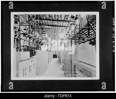 Photocopie de photographie (Source- Salt River Project Archives, Fort 8040, dossier 31) Intérieur de haute tension 45 000 volts prix, Roosevelt. Pas de date. Post 1924. - Theodore Roosevelt Dam, Centrale électrique, Rivière Salée, Tortilla Flat, comté de Maricopa, AZ Banque D'Images