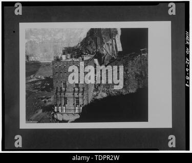 Photocopie de photographie (Source- Salt River Project Archives, Tempe, Box 8040, dossier 29) Vue de la chambre à la nord. Transformateur Pas de date. CA. 1920. - Theodore Roosevelt Dam, transformateur, Maison Rivière Salée, Tortilla Flat, comté de Maricopa, AZ Banque D'Images