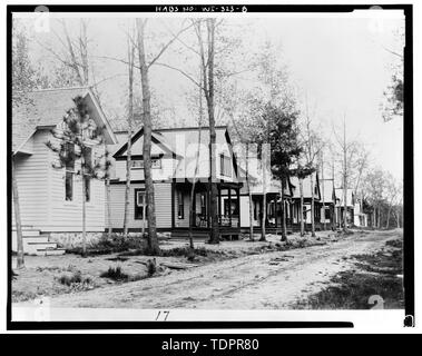 Photocopie de photographie (date inconnue, de l'estampe originale en la possession du Wisconsin Veterans Musées). Sept chalets. Voir l'inconnu. - Wisconsin Home pour les anciens combattants, King, Waupaca Comté, WI ; la grande armée de la République ; Reyes, Luisa, émetteur Banque D'Images