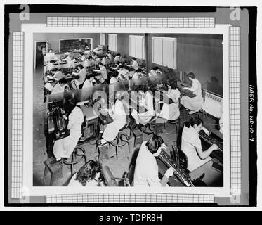 Photocopie de photographie (tirage original en possession de William Langer Jewel Bearing Plant, Rolla, Dakota du Nord). Forage - Turtle Mountain Ordnance Plant, 213 First Street Northwest, Rolla, comté de Rolette, ND Banque D'Images