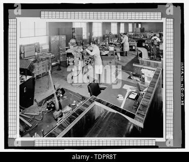 Photocopie de photographie (tirage original en possession de William Langer Jewel Bearing Plant, Rolla, Dakota du Nord). MACHINE SHOP - Turtle Mountain Ordnance Plant, 213 First Street Northwest, Rolla, comté de Rolette, ND Banque D'Images