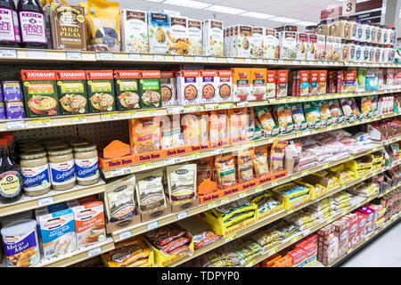 Sanibel Island Florida,Jerry's Foods,supermarché d'épicerie,intérieur,vente de tablettes,riz,emballage en boîte pilaf mix,Zatarains,proche-Orient, Banque D'Images