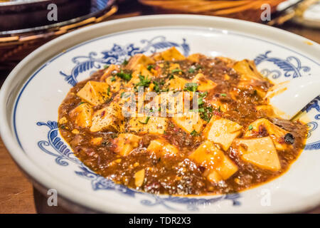 Un bac de Mapo tofu close-up Banque D'Images