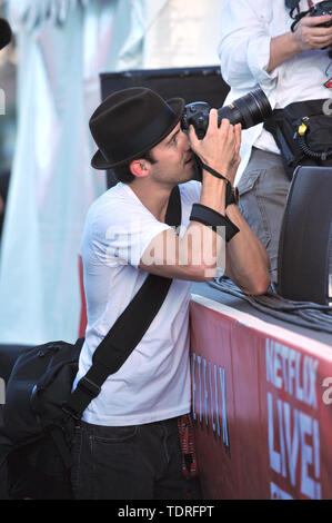 LOS ANGELES, CA. 09 août 2008 : 'Heroes' star Milo Ventimiglia à l'emplacement de Netflix sur Live concert, au Autry National Center de l'Ouest américain, pour la 'Band from TV.' © 2008 Paul Smith / Featureflash Banque D'Images