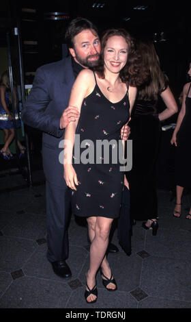 Juil 08, 1999 ; Los Angeles, CA, USA ; l'acteur John Ritter avec AMY YASBECK @ la planète espère que Planet Hope 'Rally dans l'allée. (Crédit Image : Chris Delmas/Zuma sur le fil) Banque D'Images